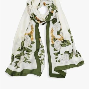 Vimate Elegant Floral Scarf with Green and Gold Accents